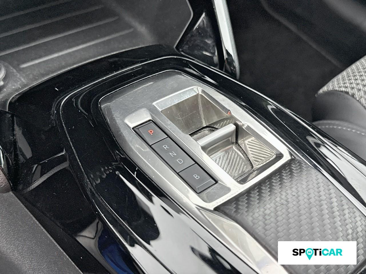 Peugeot 208 e-208 136ch gt — photo 14