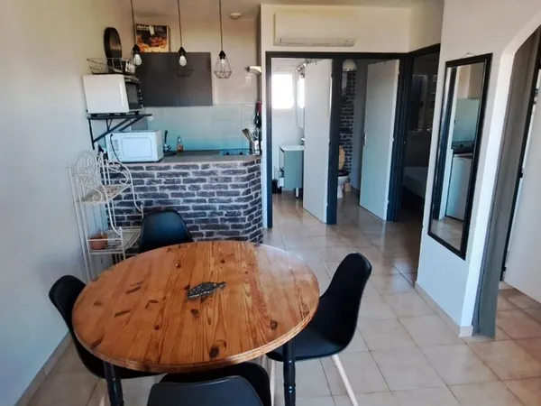 Location T2 a l'année - terrasse, jardin, piscine