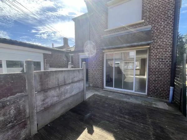 Maison semi plain-pied 4 chambres - Secteur calme et familial
