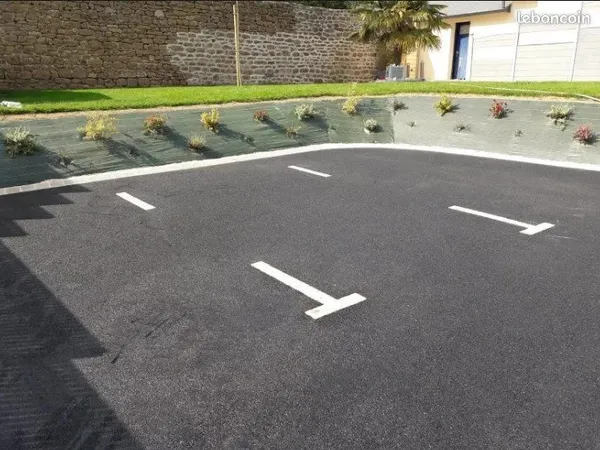 Parking/box 11 pièces 127 m²