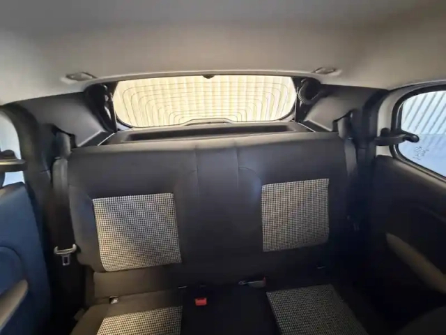 Renault Twingo iii e-tech — photo 38