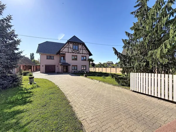 Magnifique maison de 243 m² habitables sur 13 ares de terrain