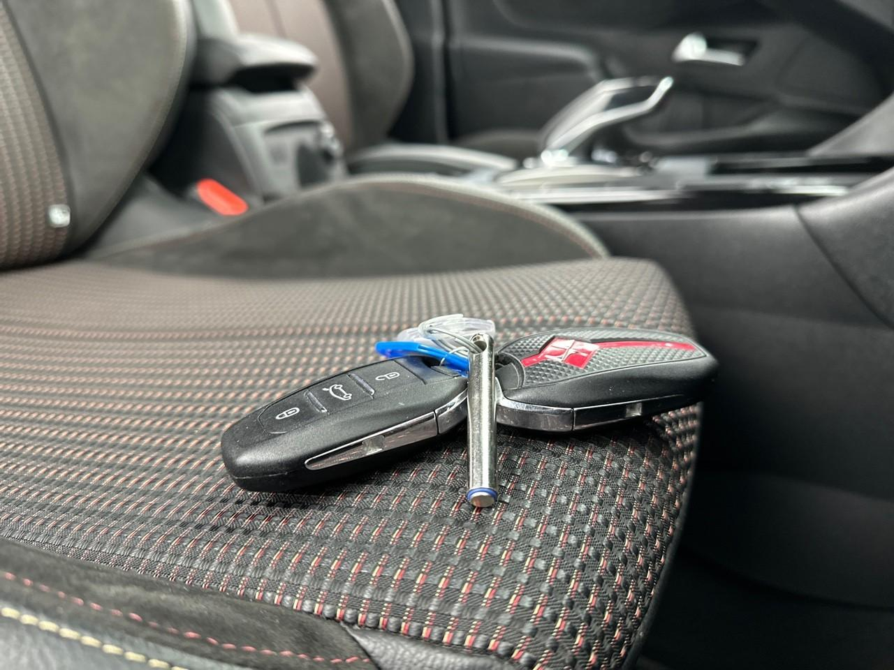 Ds Ds 3 crossback puretech 130 eat8 performance line — photo 39