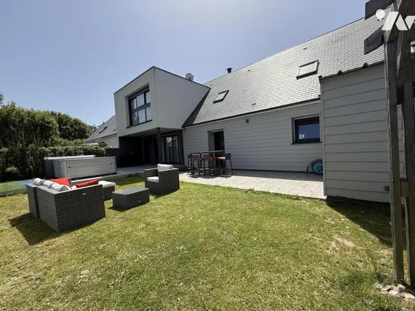 Maison 245 m²