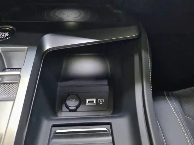 Peugeot 308 phev 180 e-eat8 — photo 24