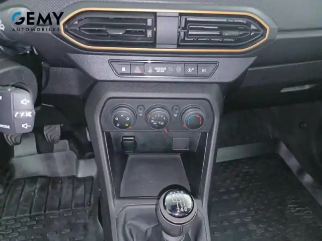 Dacia Sandero eco-g 100 - 22 — photo 29