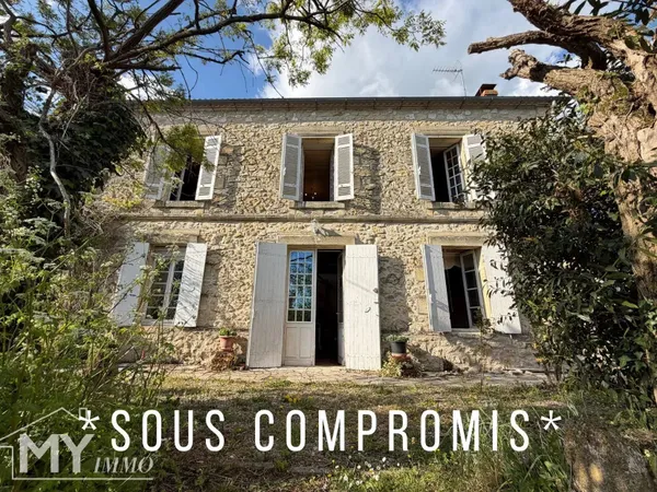 MONTCARET : Maison en pierre à rénover avec piscine jardin et au calme.
