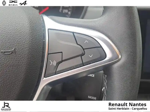 Dacia Duster 1.5 blue dci 115ch prestige + 4x2 — photo 14