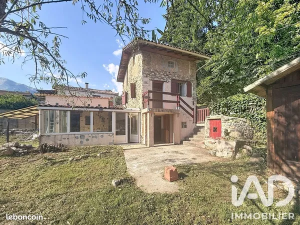 Propriété 4 pièces 101 m²