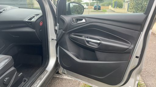 Ford Kuga 1.5 EcoBoost 150 4X2 - Titanium – 2016 – 168064 km – Essence – Boîte Manuelle — photo 27