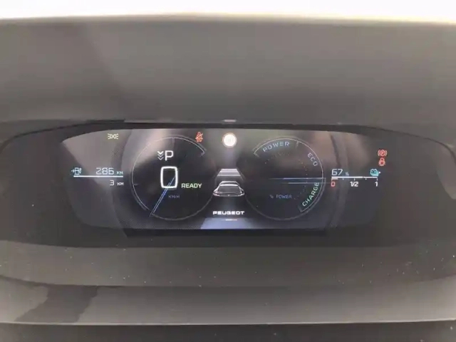 Peugeot 408 electrique 58 kwh 210ch — photo 10