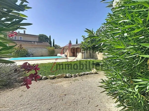 Maison de plain-pied 7 pièces 230 m²