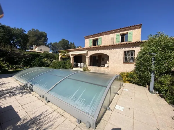 Villa à Saint Raphael avec piscine et sans vis à vis