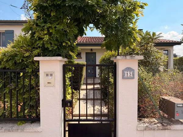 Maison Pierre-Benite