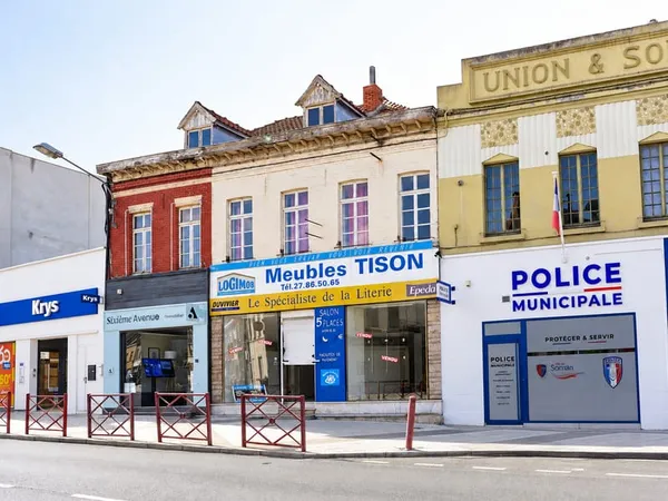 Immeuble de 400 m² libre - Hyper centre face à la mairie
