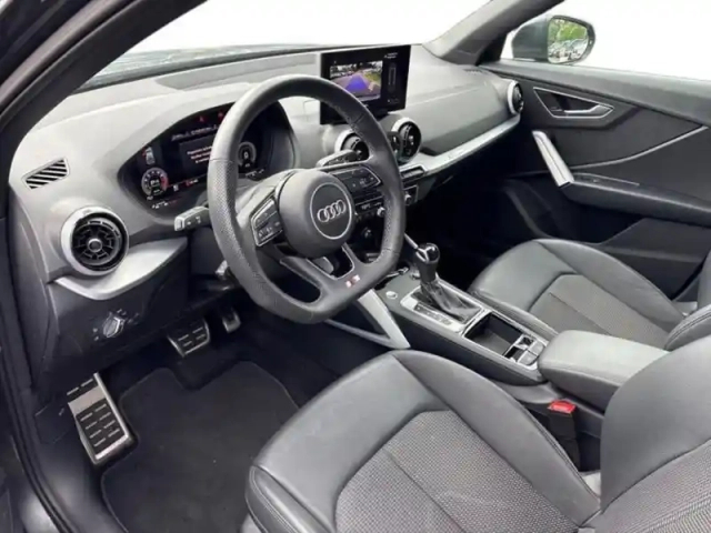Audi Q2 35 tfsi 150 s tronic 7 s line — photo 9