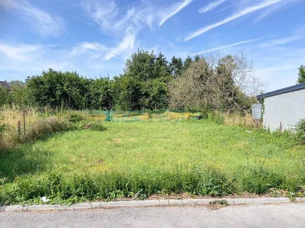 Terrain 242 m²