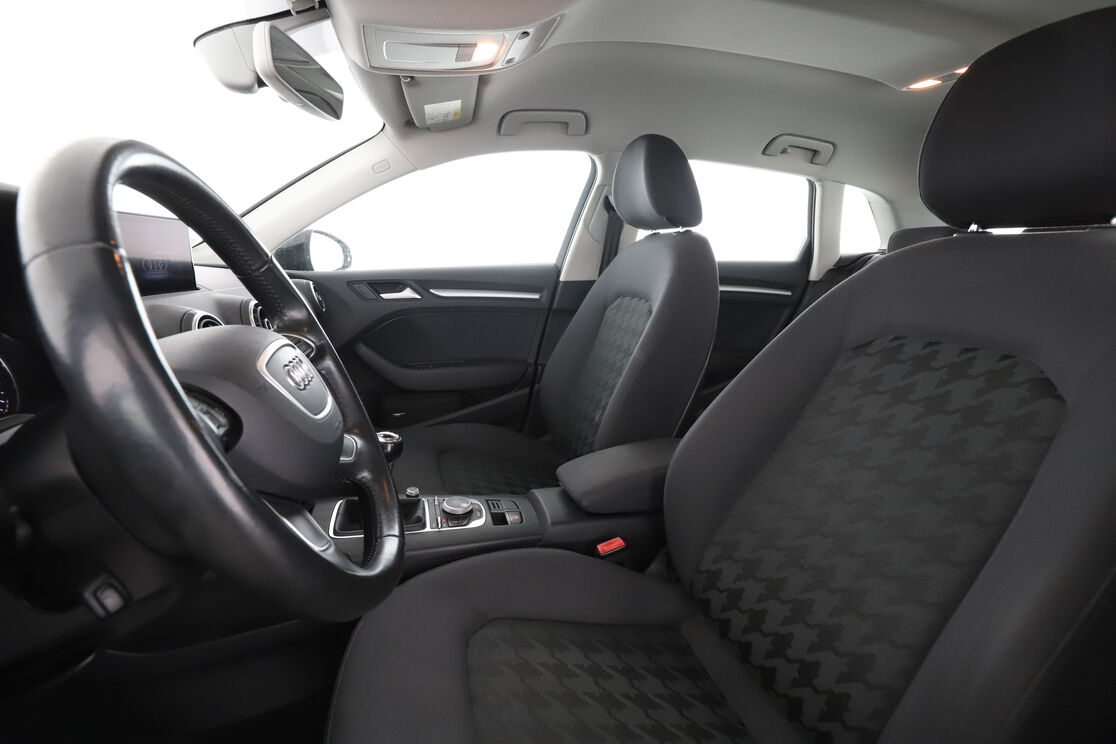 Audi A3 Sportback 2.0 TDI Business Line — photo 9