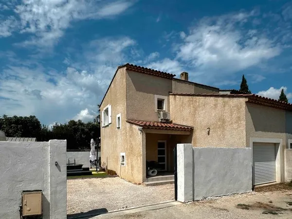 Pavillons vendre à Istres - 274 000