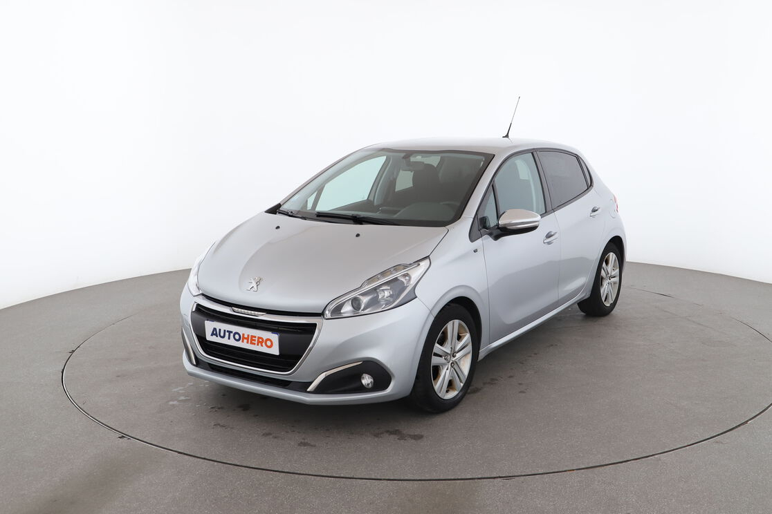 Peugeot 208 1.6 Blue-HDi Style — photo 1