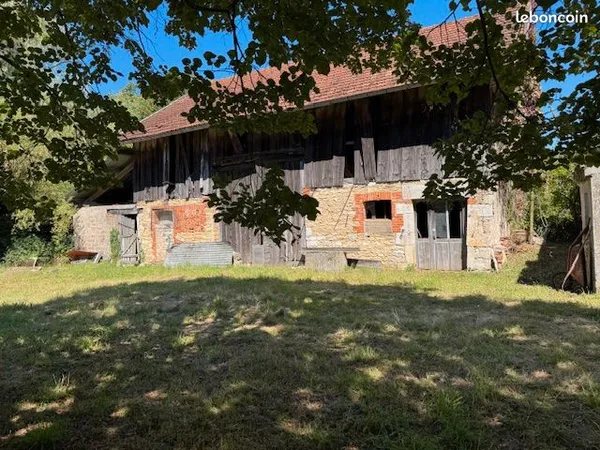 Ancienne ferme sur 2740 m² à restaurer