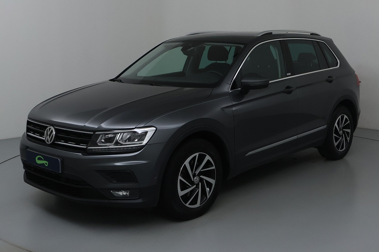 Volkswagen Tiguan — photo 1