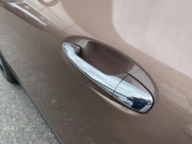 Mercedes Gla 250 e amg line — photo 16