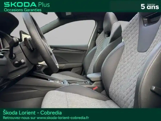 Skoda Octavia combi 2.0 tdi scr 150ch sportline dsg7 — photo 8