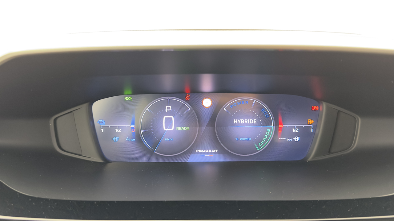 Peugeot 308 SW PHEV 180 e-EAT8 — photo 19