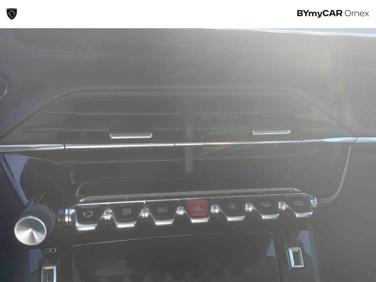 Peugeot 208 PureTech 100 S&amp;S EAT8 — photo 20