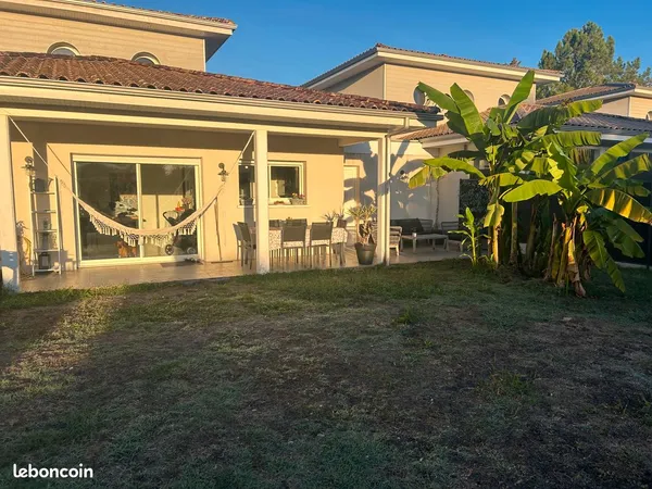Maison contemporaine 115 m2 habitables avec jardin