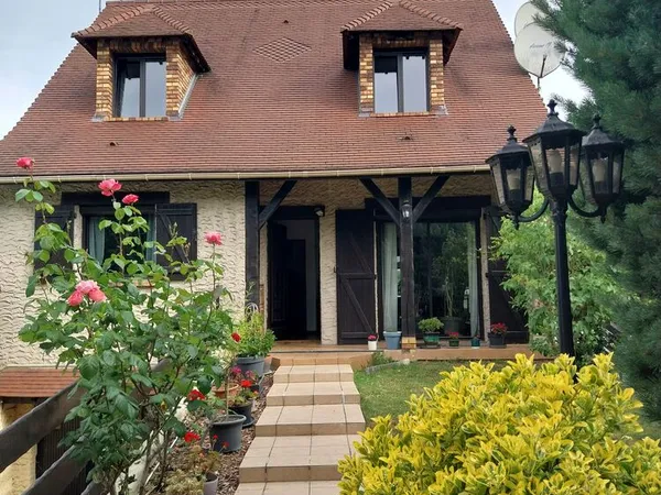Villa 6 p 137 m2, véranda, terrasse, piscine, sous sol total