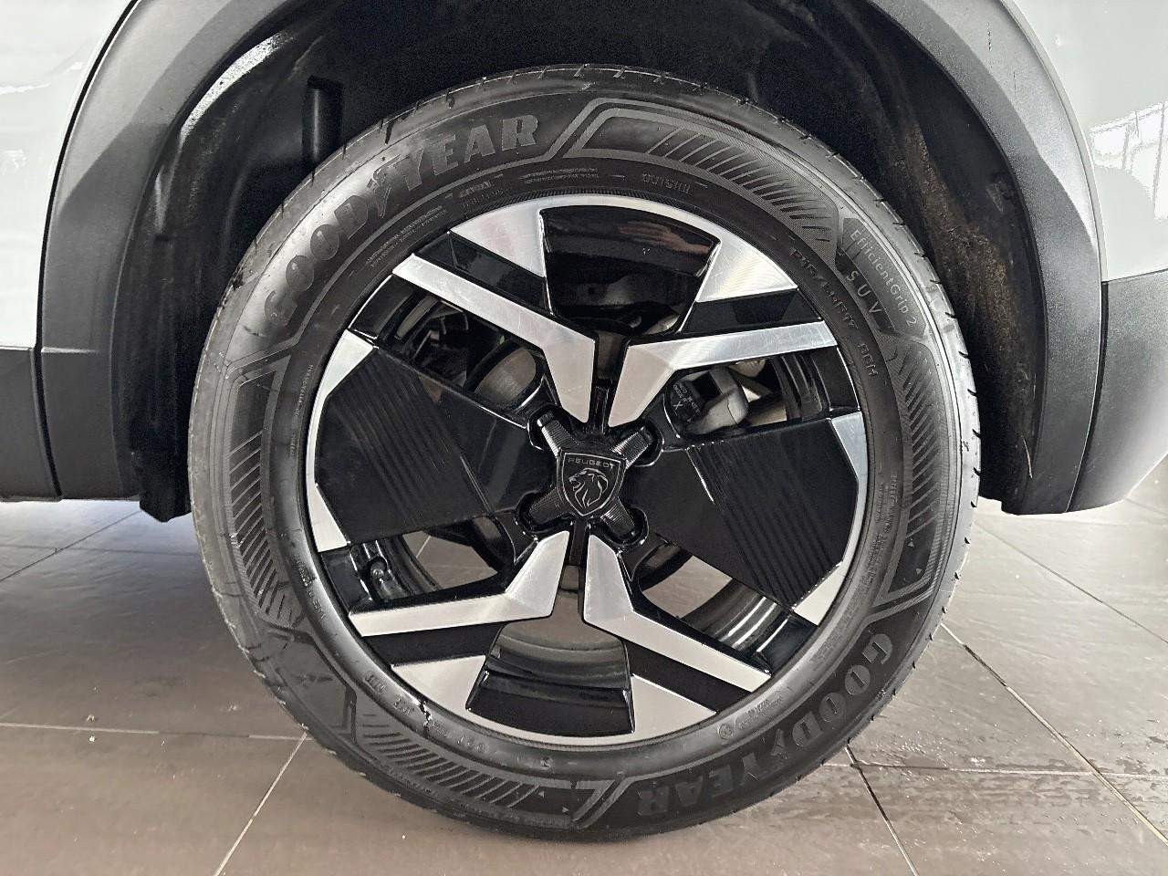 Peugeot 2008 130 s&s eat8 allure — photo 13