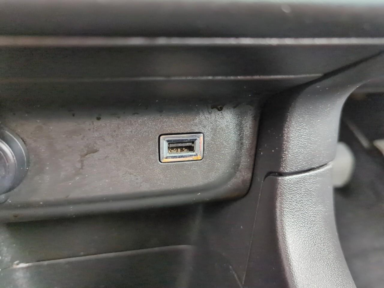 Citroën C3 bluehdi 100 bvm6 you — photo 23