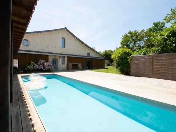 ARCHITECTURE DE CARACTÈRE - 1700 - MAISON AVEC PISCINE