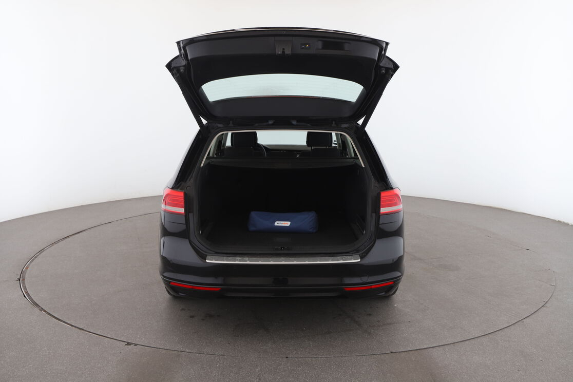 Volkswagen Passat SW 1.5 TSI EVO BlueMotion Tech Connect DSG7 — photo 15