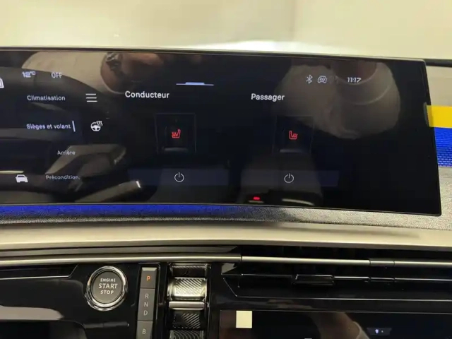 Peugeot 5008 plug-in hybrid 195 e-dcs7 — photo 33