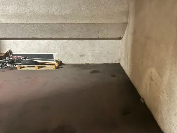 Location parking Canal Saint Martin 90 euros/mois
