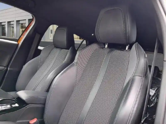 Peugeot 2008 puretech 130 s&amp;s bvm6 gt — photo 25