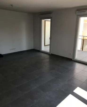 T3 de 67 m² avec terrasse couverte et box fermé - Lyon 9e / Saint-Rambert