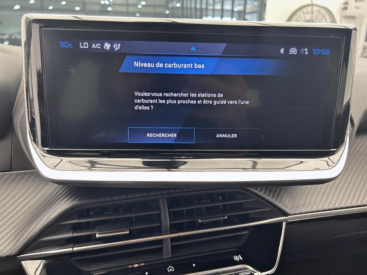 Peugeot 208 100 s&s bvm6 allure — photo 11