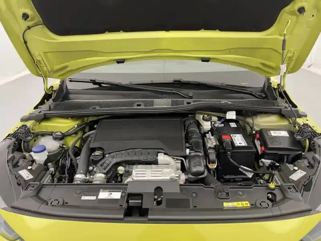 Peugeot 208 puretech 100 s&amp;s bvm6 — photo 21