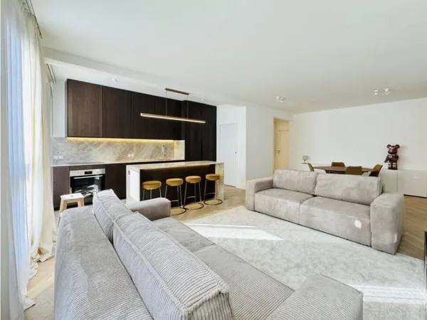 Trocadéro - 120 m2 - 3 chambres - parking inclus - refait à