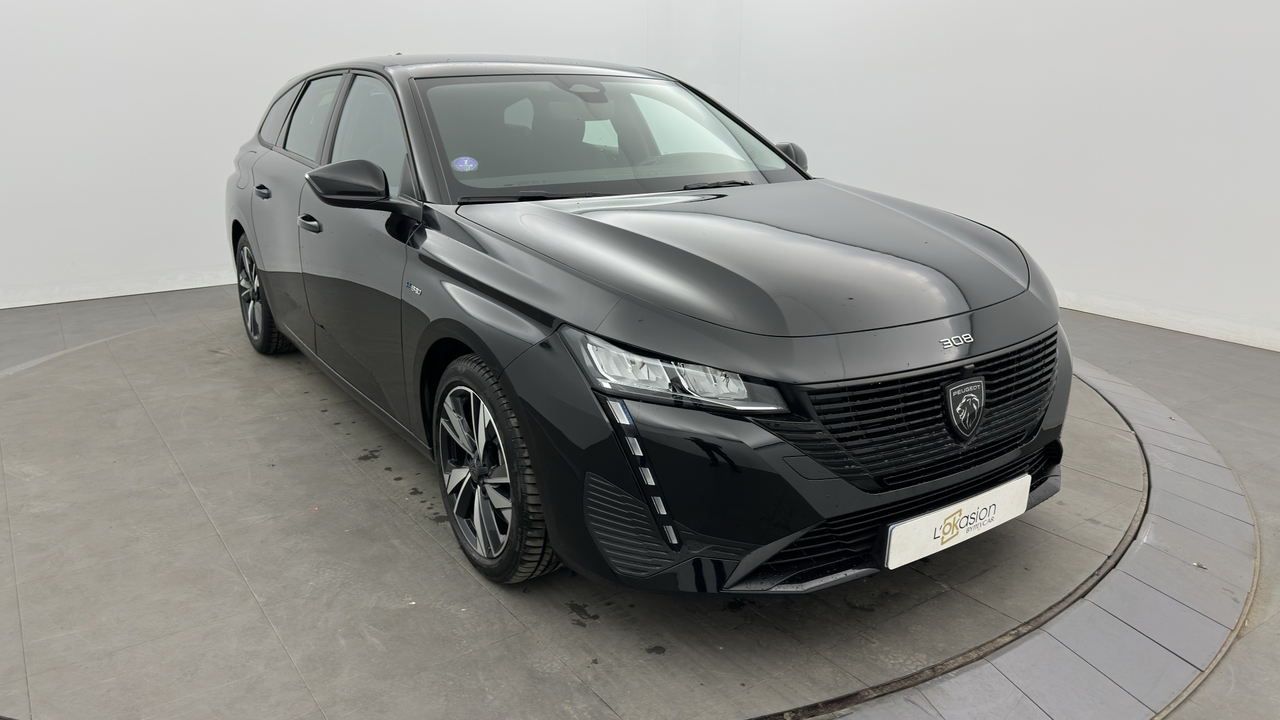 Peugeot 308 SW PHEV 180 e-EAT8 — photo 7
