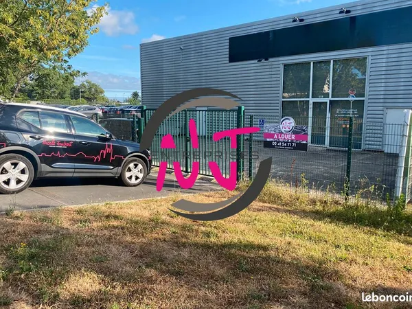 Local 400 m² SAINT LEGER DE LINIERES