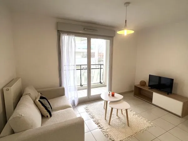 T2 meublé 40 m² avec balcon et garage - Décines Centre / T3