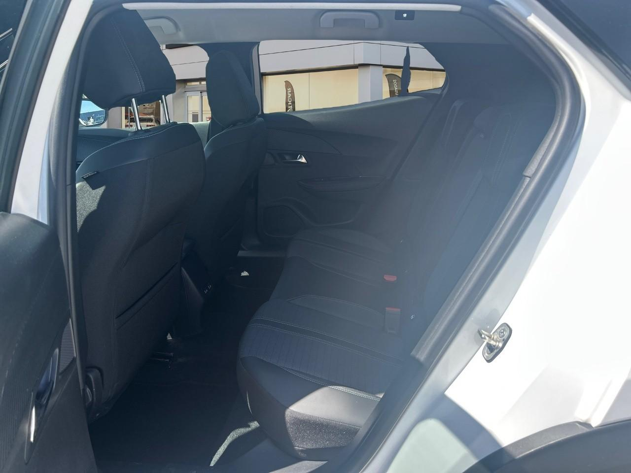 Peugeot 2008 1.5 bluehdi 110ch s&s allure — photo 10