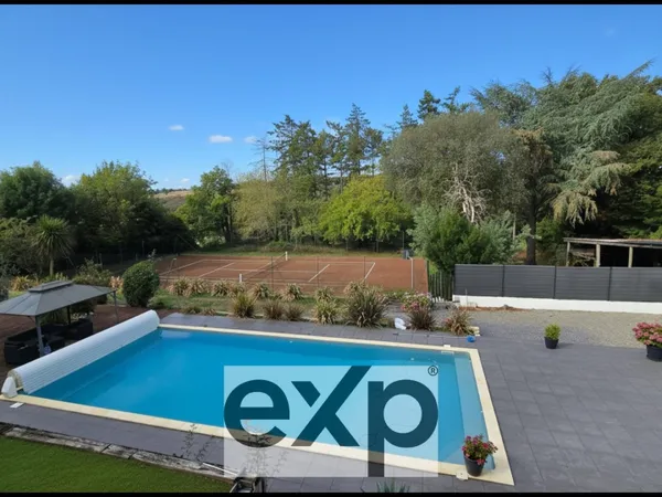 Entre Loire et Nantes, maison de 181 m² avec piscine et tennis