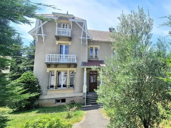 Maison 9 pièces 205 m²