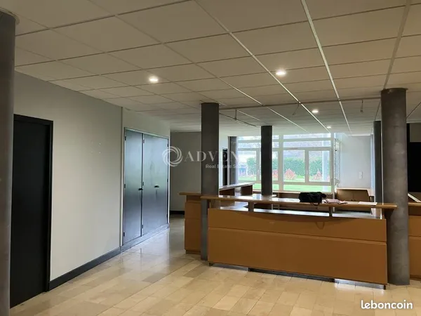 Bureaux 298 m²